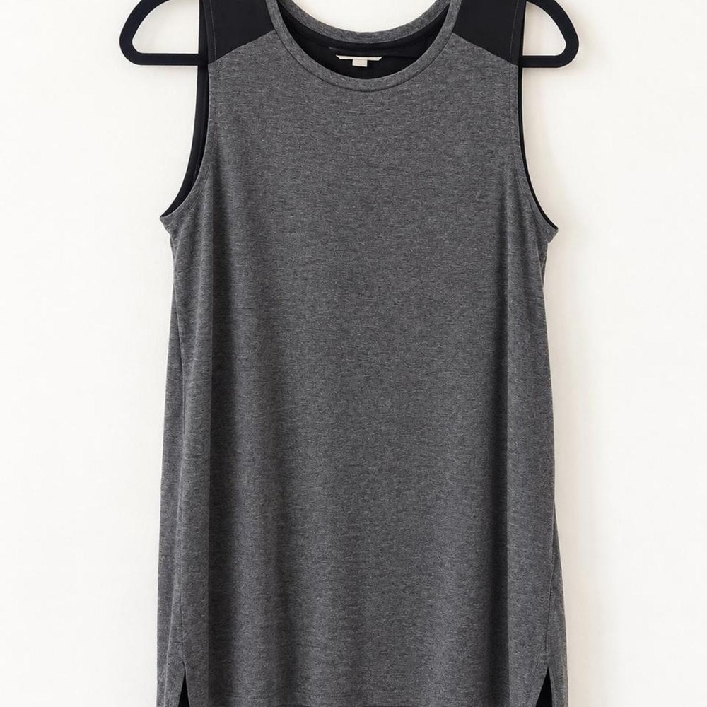 Banana Republic Gray & Black Sleeveless Tunic Top — M
